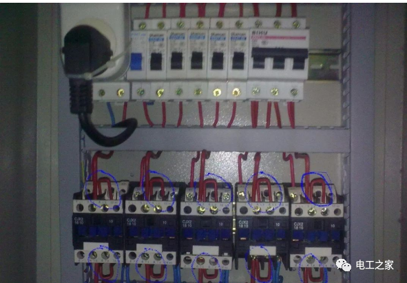 跌落式熔断器符号_接触器 继电器熔断器符号_熔断器开关符号